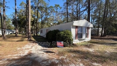 Building Photo - 119 SW Socket Glen