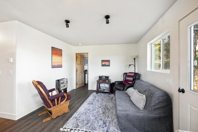 Foto del edificio - Discover Tranquility in This Charming 1-Be...