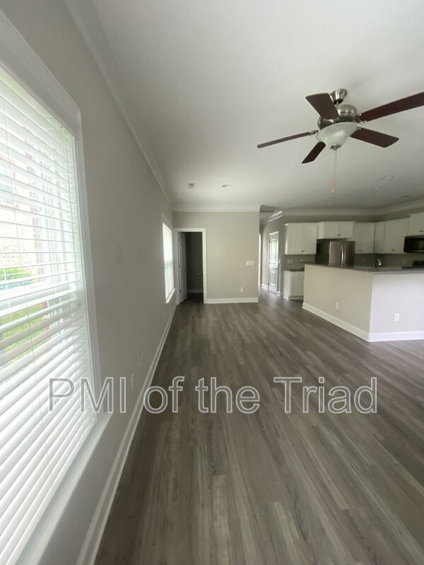 Building Photo - 832 Silver Leaf Dr