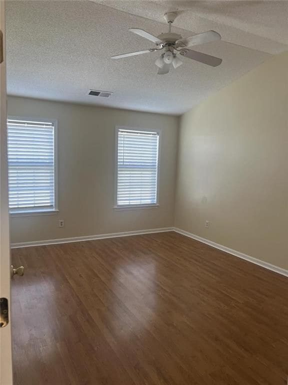Building Photo - 1611 Heyford Cir NW