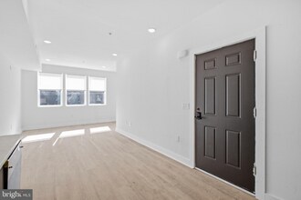 Building Photo - 2330 N 16th St