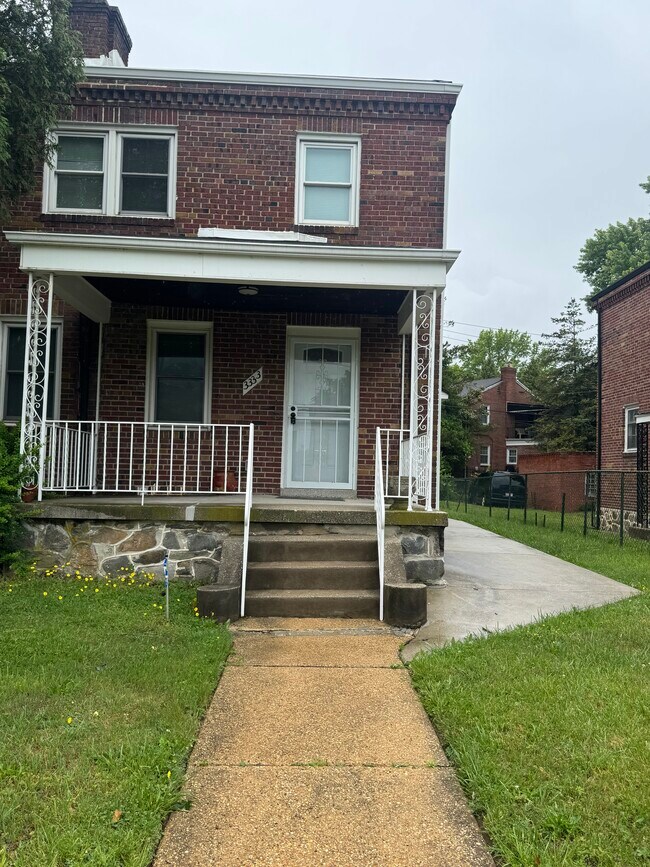 Foto del edificio - 3333 Dolfield Ave