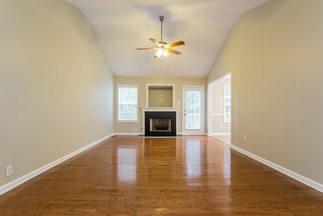 Foto del edificio - 335 Shadowbrooke Cir SW