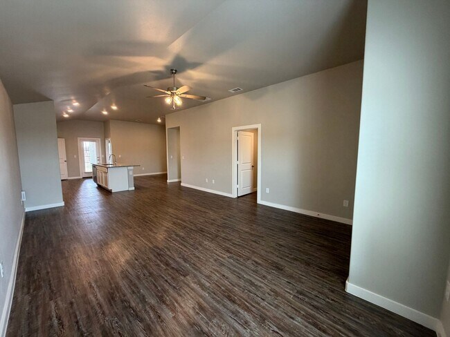 Foto del edificio - 412 E 31st St