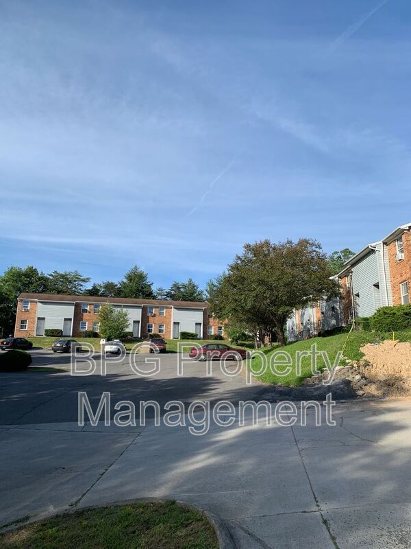 Foto del edificio - 123 Circle Dr