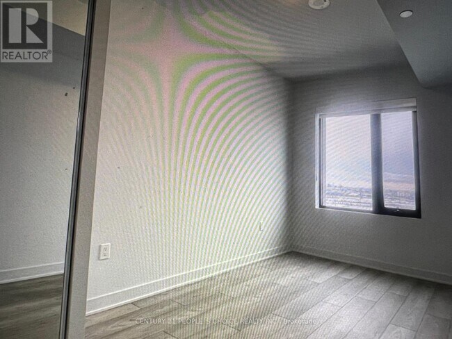 Photo du bâtiment - 2920 Hwy 7