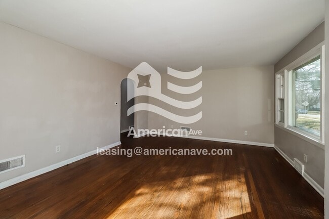 Building Photo - 1850 Huey St