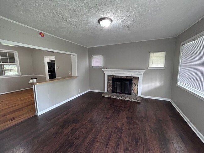 Building Photo - 1753 Cherry Ave