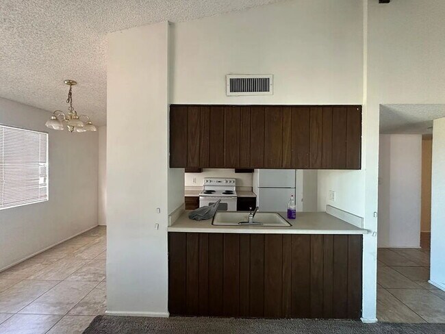 Foto del edificio - 10660 W Concordia Dr