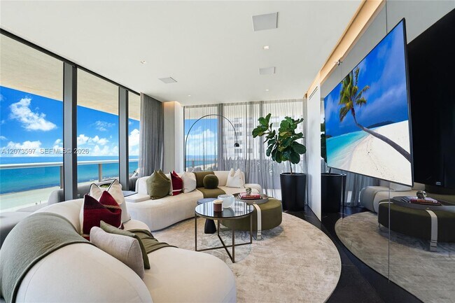 Building Photo - 5875 Collins Ave