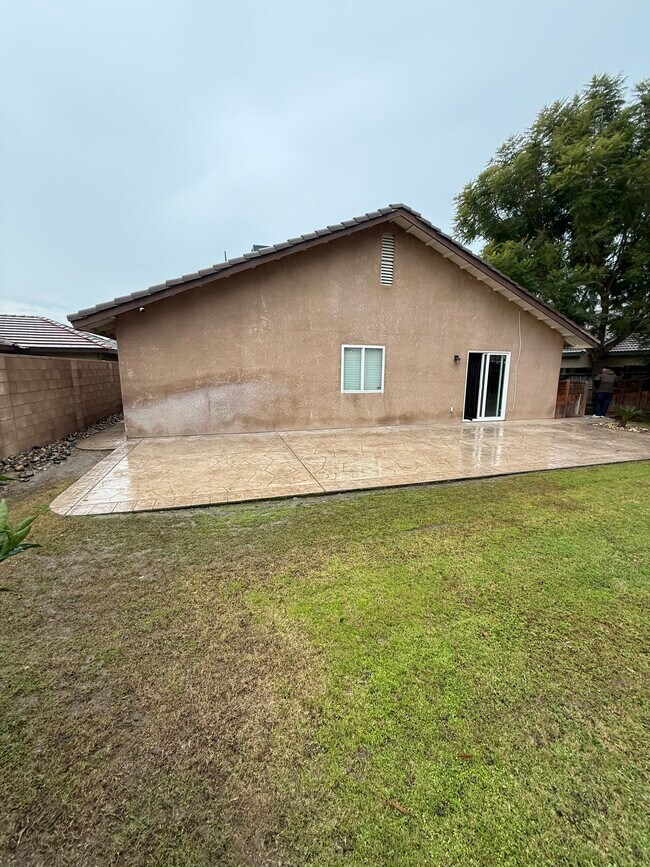 Building Photo - 478 Molly Ct