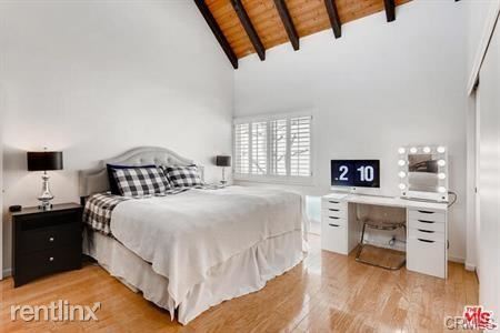 Building Photo - 2 br, 3 bath Condo - 2510 Arizona Ave Apt 3