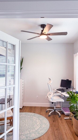 Foto del edificio - 1717 S Stone Creek Blvd