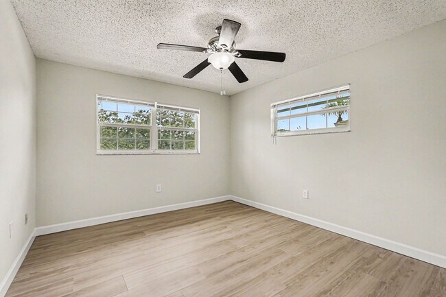 Building Photo - 3135 Shady Dell Ln