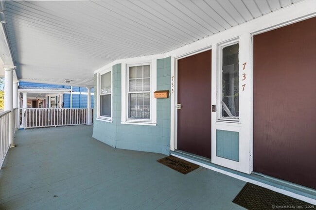 Building Photo - 737 Laurel Ave