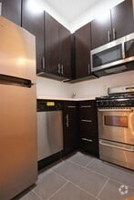 Building Photo - 100 W 87th St