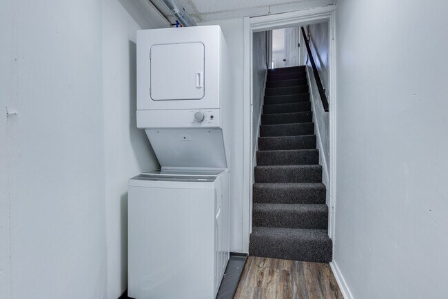 Foto del edificio - 826 E Warrington Ave