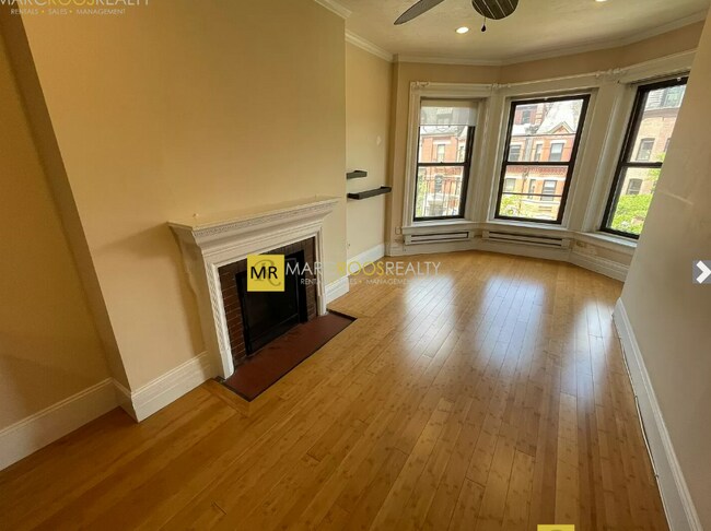 Building Photo - 225 Newbury St