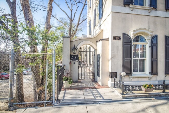 Building Photo - River View / Historic Wilmington / Fully F...