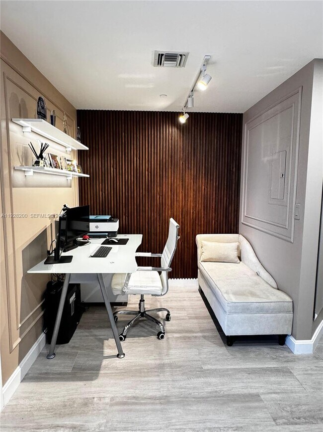 Foto del edificio - 45 SW 9th St