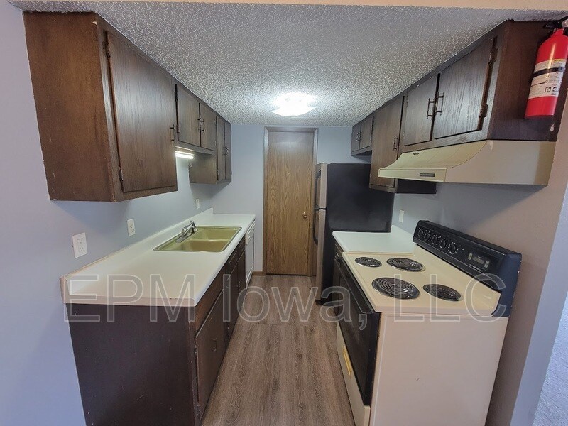 1211 Langley Rd Unit 2, Waterloo, IA 50702 Condo for Rent in Waterloo