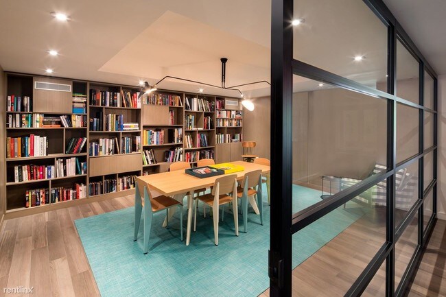 Foto del edificio - 66 W 38th St