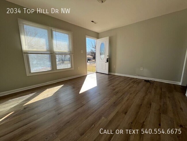 Building Photo - 3 bed 1 bath Single Family Home!