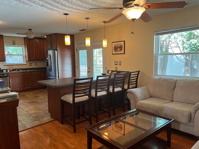 Building Photo - 2108 Beckman Cv