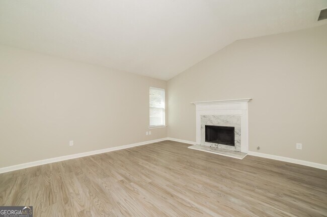 Foto del edificio - 853 Pine Shoals Dr