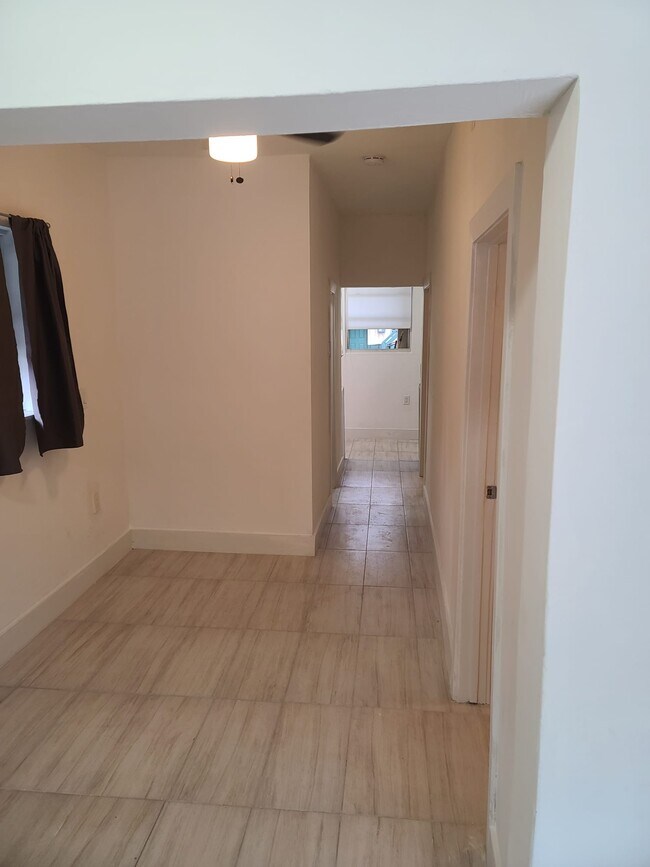 Foto del edificio - 227 SW 11th Ave