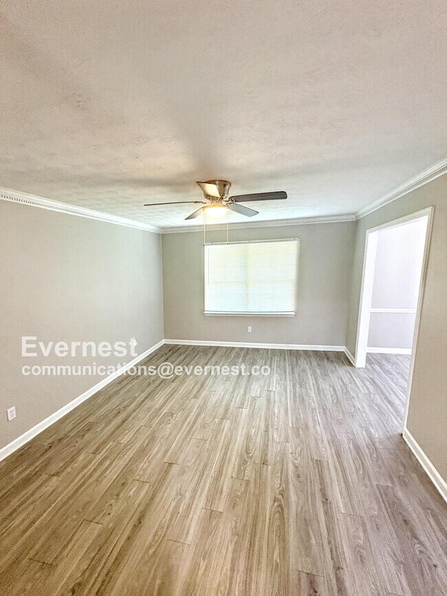 Foto del edificio - 549 Greenview Ave SE