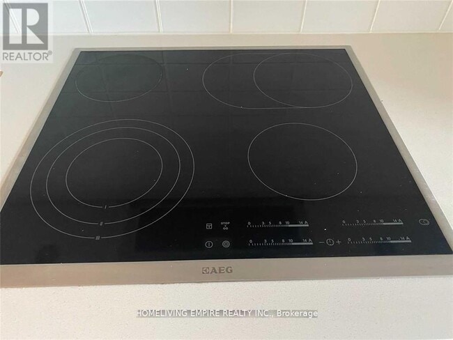 Building Photo - 318 Richmond St W