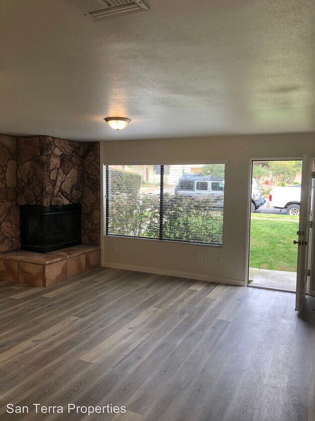 Primary Photo - 2 br, 1.5 bath House - 1857 Missouri St. #1