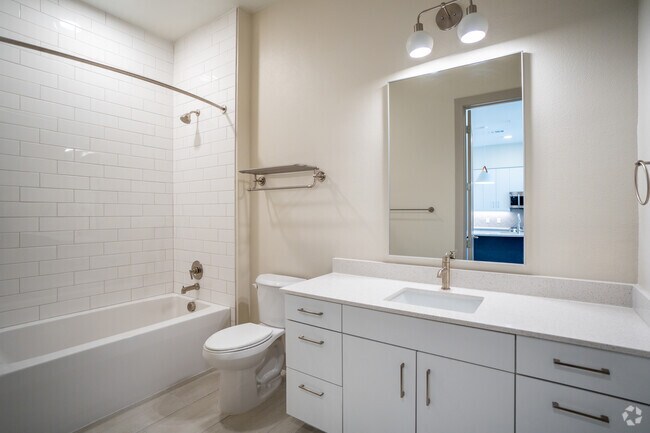 2 habitaciones, 2 baños, 1056 pies cuadrados, baño - MAA Breakwater