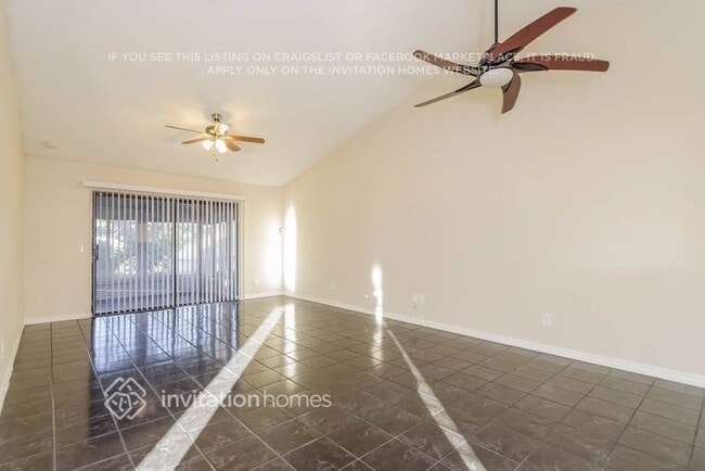 Building Photo - 203 N Lake Ct