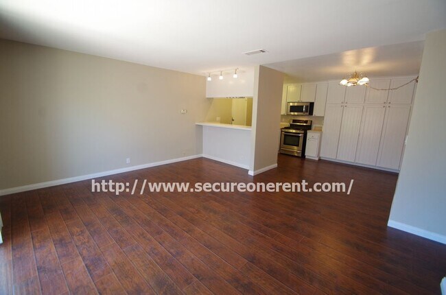 Building Photo - Upgraded Camarillo Single Story