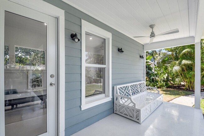 Building Photo - 220 S L St