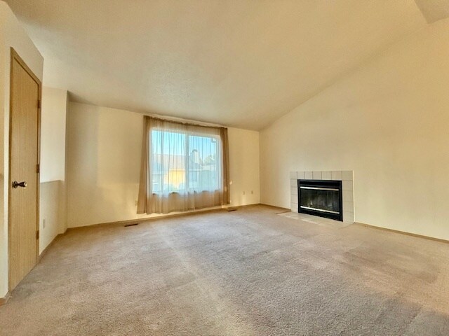 Foto del edificio - 950 E Calkins Dr