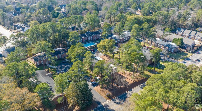 Foto aérea - Morganton Arms Apartments