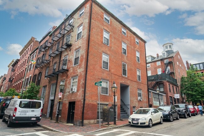 Building Photo - 90 Myrtle St