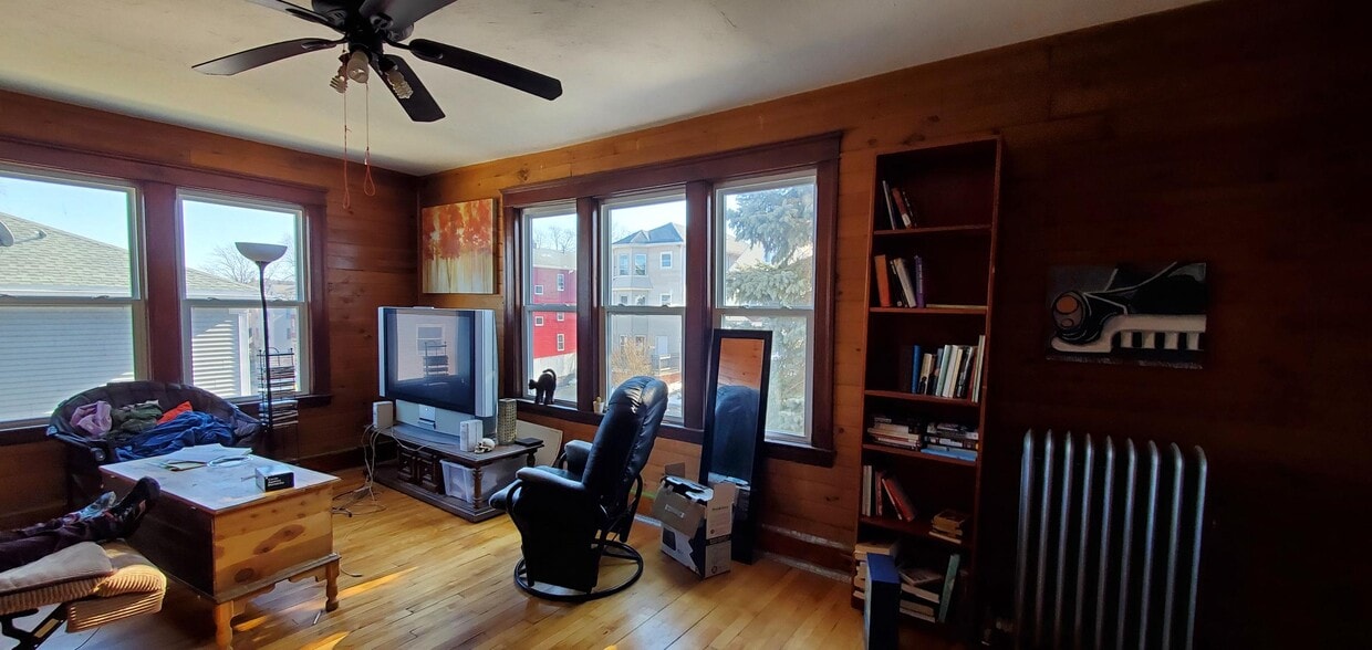 Primary Photo - 21 Grand Street