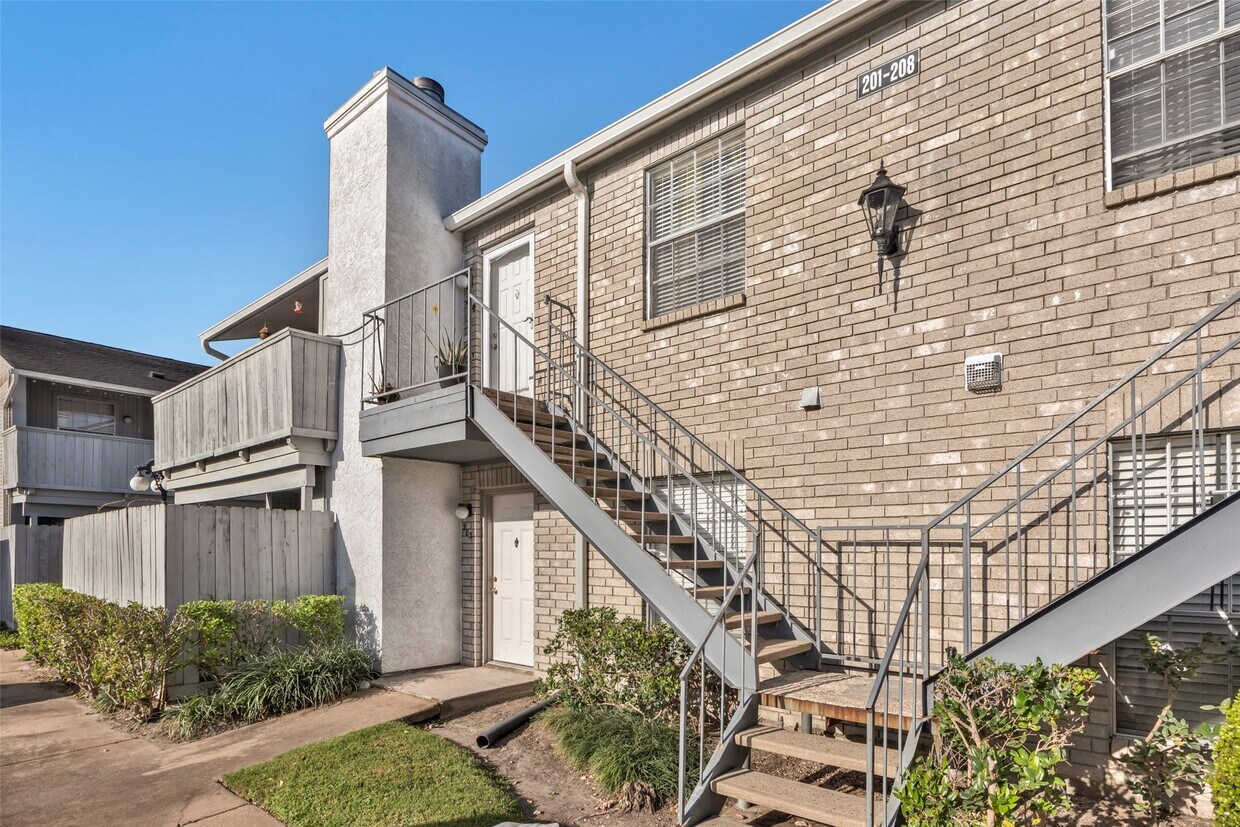 Foto principal - 8787 Brae Acres Rd