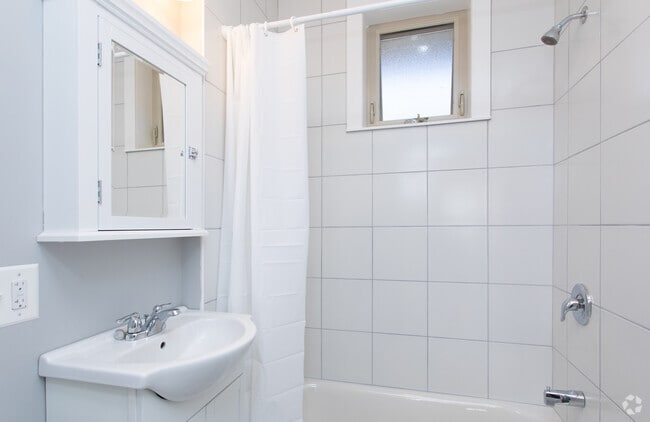 Foto del edificio - 305-315 S. Oak Park Ave. and 803-805 Randolph St.