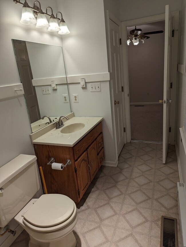 bathroom - 5306 Woodbine Rd