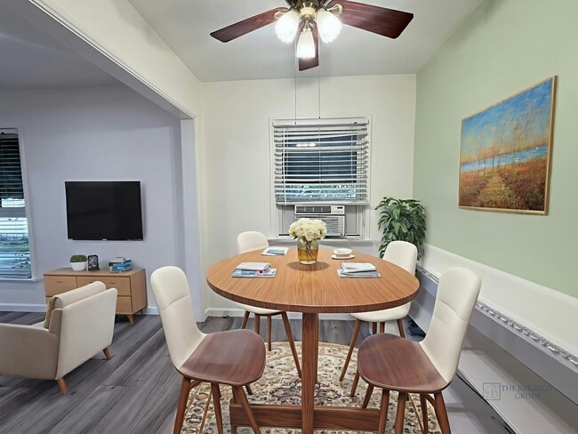 Foto del edificio - 504 N Hollywood Way