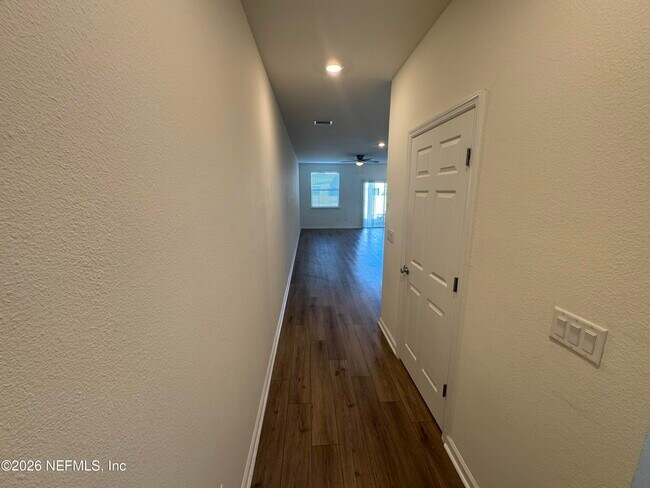 Foto del edificio - 9877 Fiddleback Ln