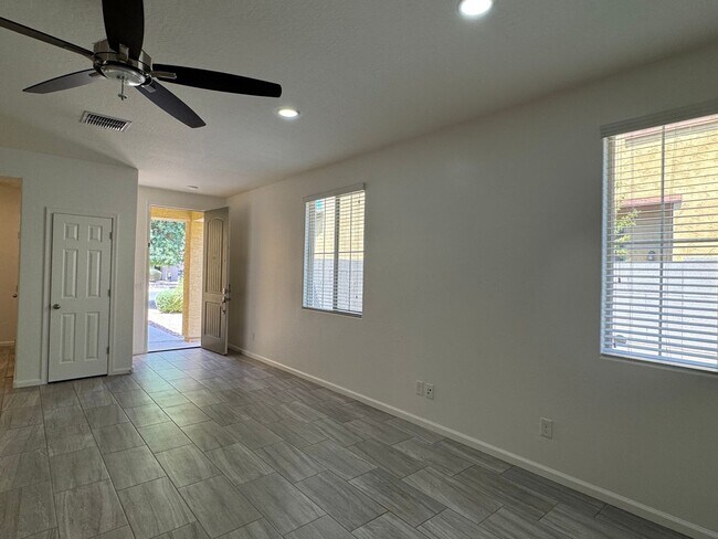 Foto del edificio - Charming 4BR House in Gilbert