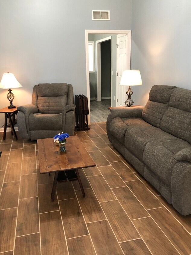 Living room - 15784 Wing Rd
