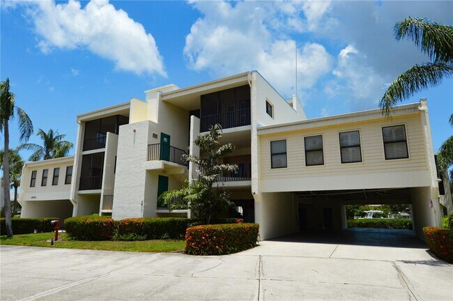 Foto del edificio - 4004 128th St W