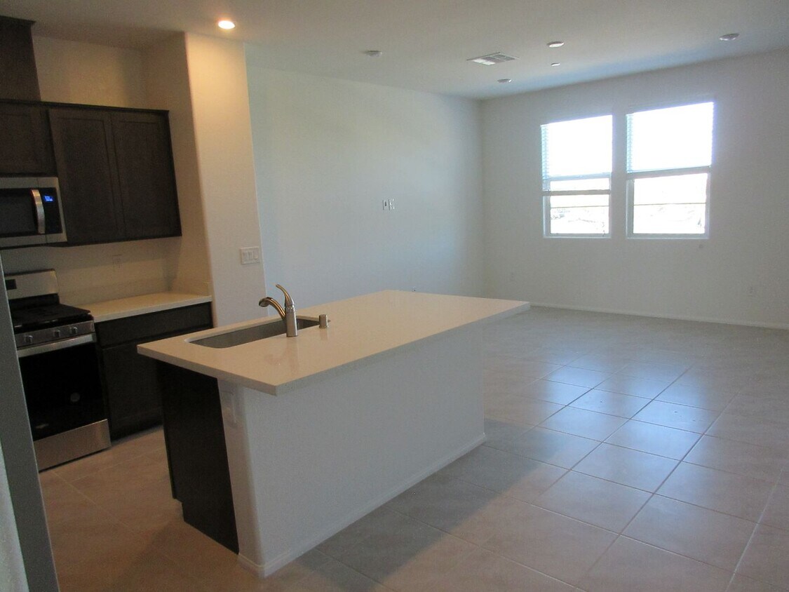 Primary Photo - Brand new Beautiful 3bed 2bath townhome